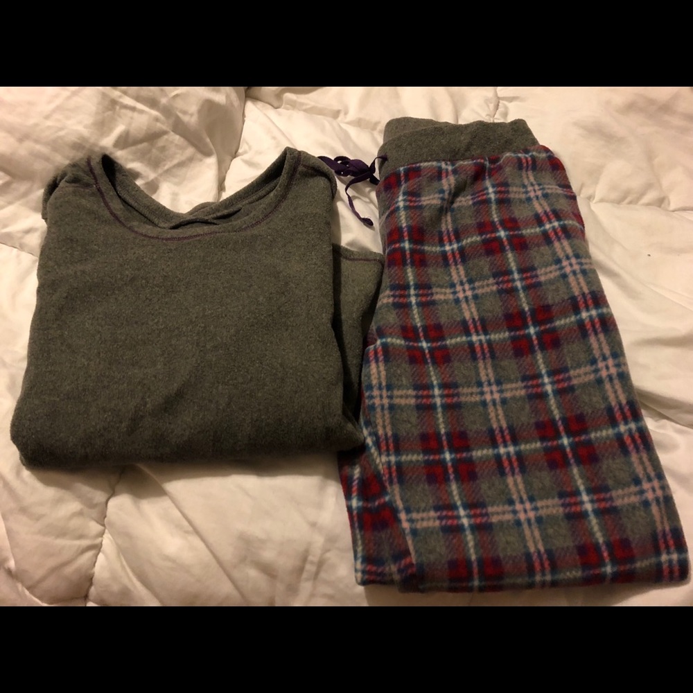 NWOT Cuddle Duds pajama set